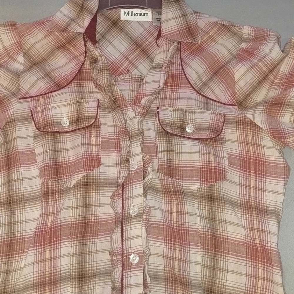 Short sleeve shirt
